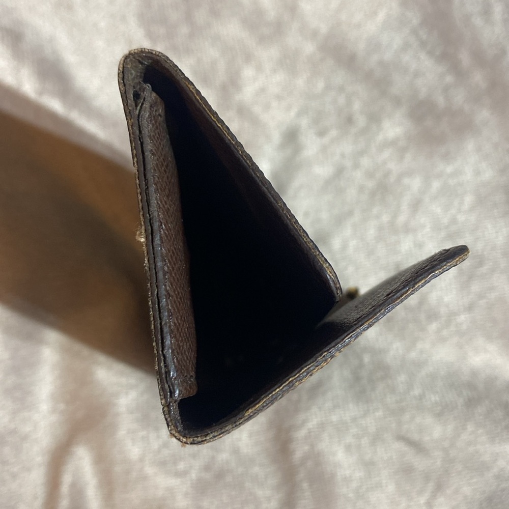 Louis Vuitton Damier Ebene key pouch - Picture 7 of 13